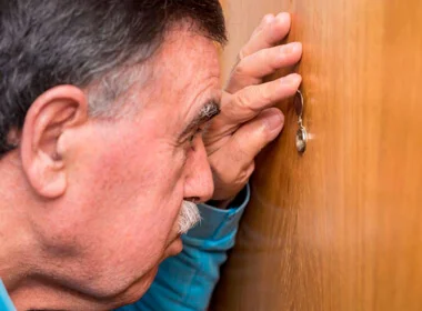 Instalação de olho mágico na República